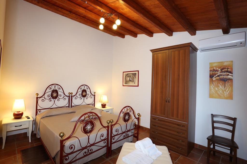 קיארמונטה גולפי Serravalle Relais & Country Villa With Private Pool - Esclusive Use חדר תמונה